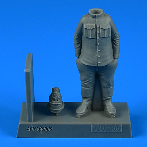 Aerobonus QAB320166 1:32 German or Austro-Hungarian WWI Pilot standing