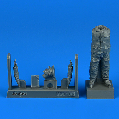 Aerobonus QAB320186 1:32 Russian Officer Mechanic