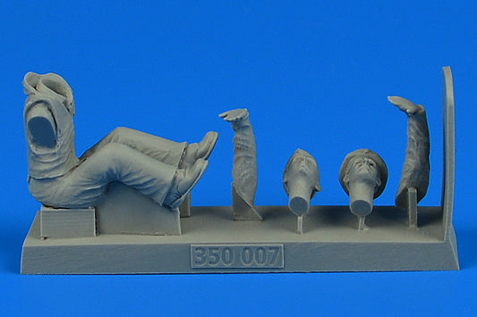 Aerobonus QAB350007 1:35 Kriegsmarine WWII Seated Sailor Figure
