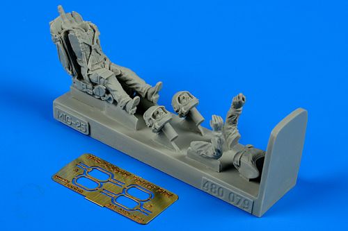Aerobonus QAB480079 1:48 Soviet Pilot for MiG-25 with Ejection Seat