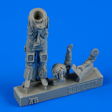 Aerobonus QAB480086 1:48 British Sea Harrier pilot, Falklands War, 1982