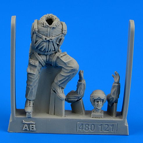 Aerobonus QAB480121 1:48 Soviet Pilot