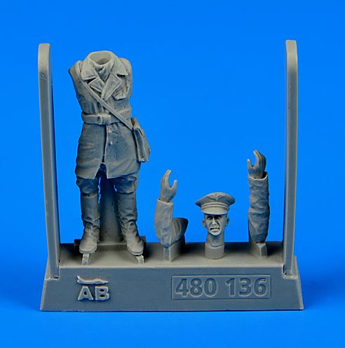 Aerobonus QAB480136 1:48 Free French Fighter Pilot WWII Normandie-Niemen