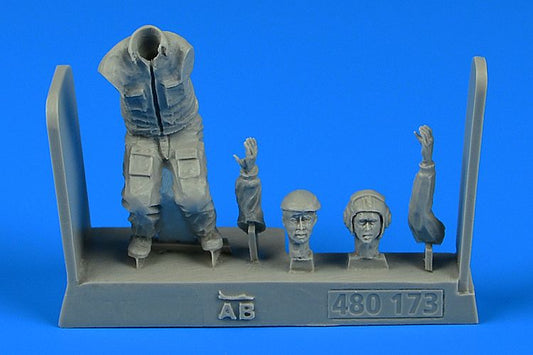 Aerobonus QAB480173 1:48 Soviet Aircraft Mechanic