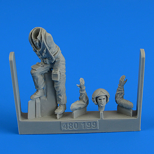 Aerobonus QAB480199 1:48 Soviet Fighter Pilot on the ladder