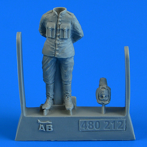 Aerobonus QAB480212 1:48 German WWI Pilot standing