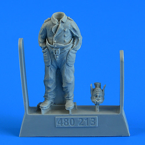 Aerobonus QAB480213 1:48 German WWI Pilot standing