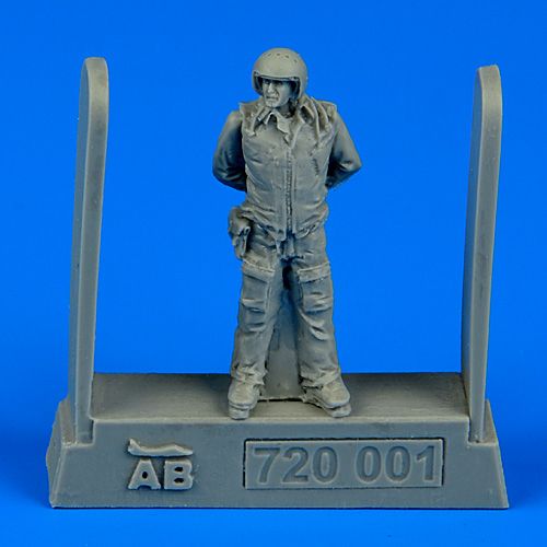 Aerobonus QAB720001 1:72 Soviet Air Force fighter pilot