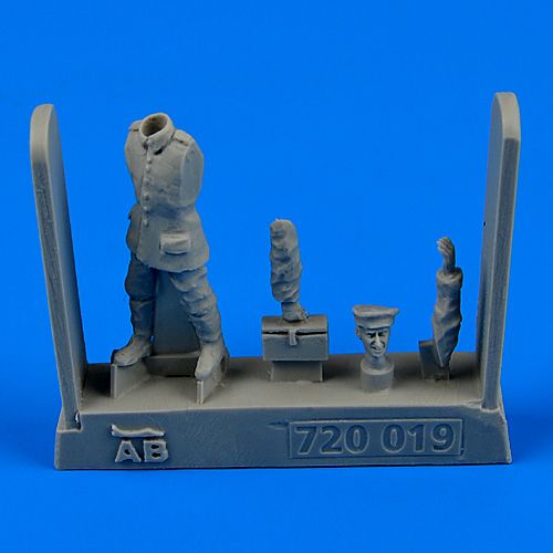 Aerobonus QAB720019 1:72 WWI German/Austro-Hungarian Mechanic
