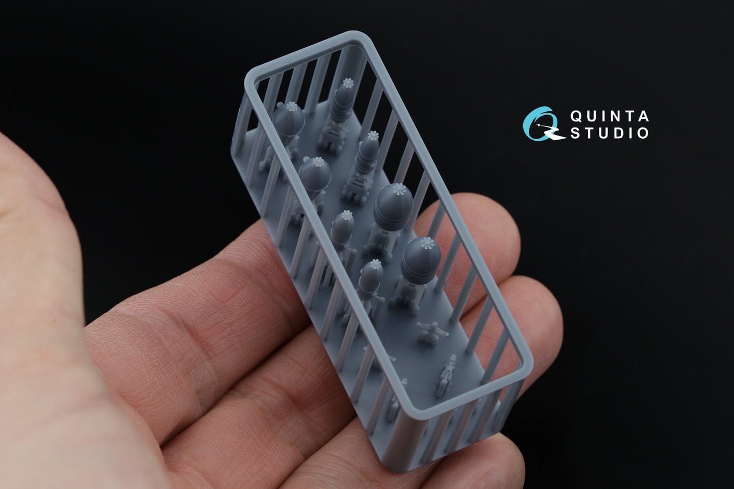 Quinta Studio QT48069 1:48 FAB-100/50 Bombs & DZ-40 Racks WWII