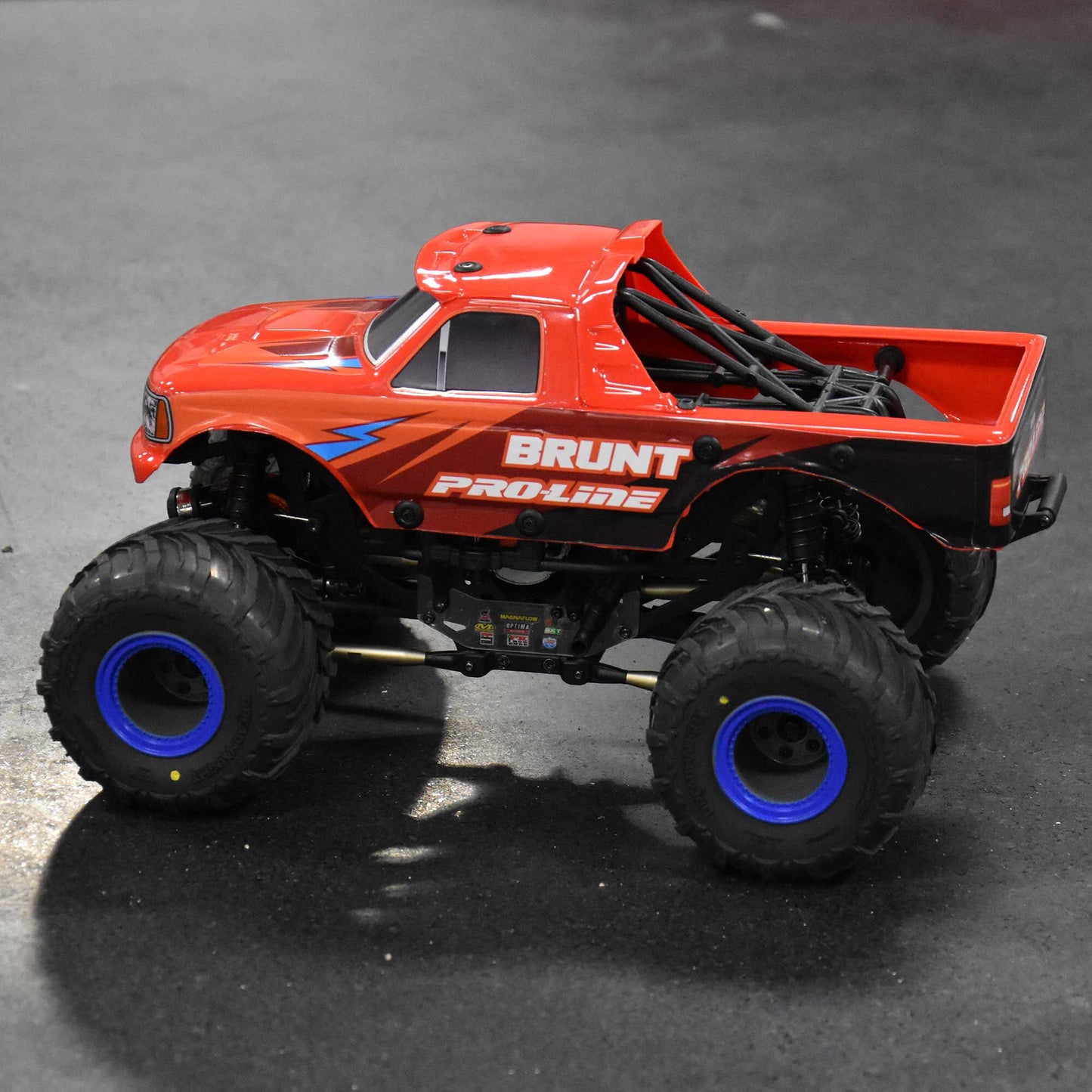 Pro-Line Racing Pre-Cut Brunt Tough-Color Red Body Losi Mini LMT 1:18 PRO365812
