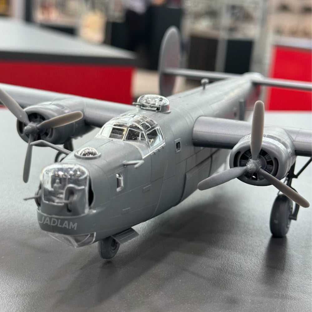 Airfix A09010 Consolidated B-24H Liberator 1:72 Model Kit