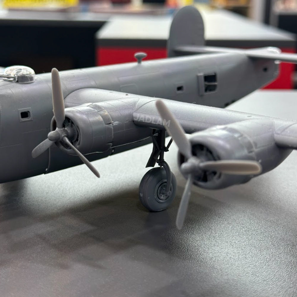 Airfix A09010 Consolidated B-24H Liberator 1:72 Model Kit