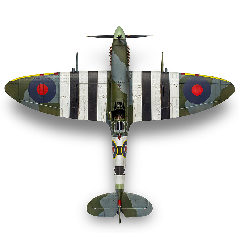 Airfix A17001A Supermarine Spitfire Mk.IXc - Flying Dray 1:24 Model Kit