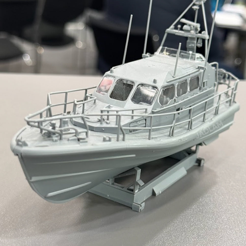 Airfix A55015 RNLI Shannon Class Lifeboat 1:72 Model Kit Starter Set & Decals