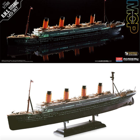 Academy Models 14220 R.M.S. Titanic with LED Light Set 1:700 Plastic Model Kit