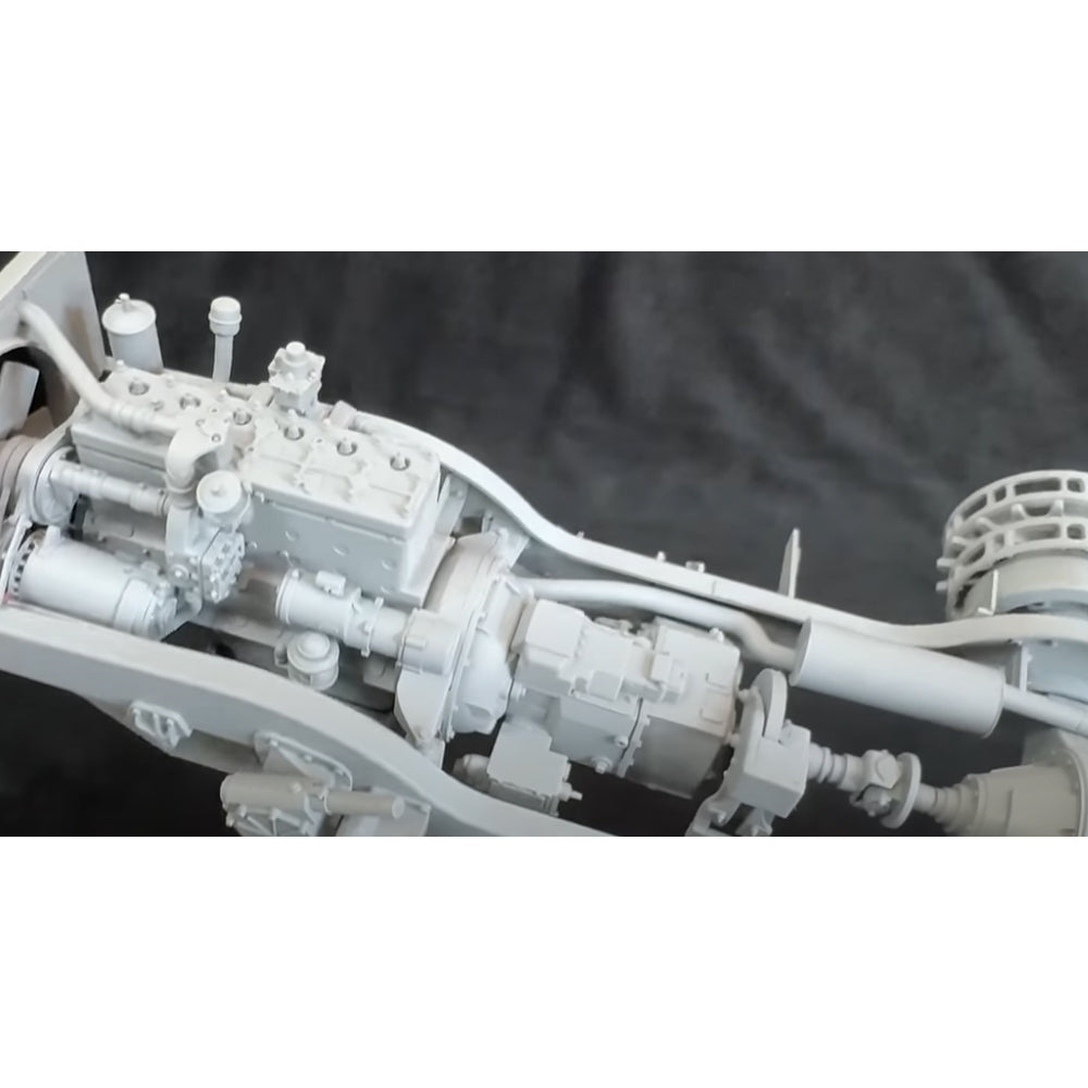 Andy's Hobby HQ 010 M3/M3A1 US Halftrack 2-in-1 1:16 Model Kit