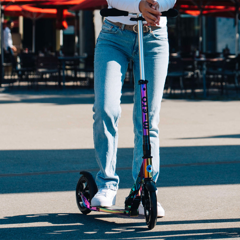Neochrome Micro Scooter with Large Wheels Age 8 to Adult SA0049