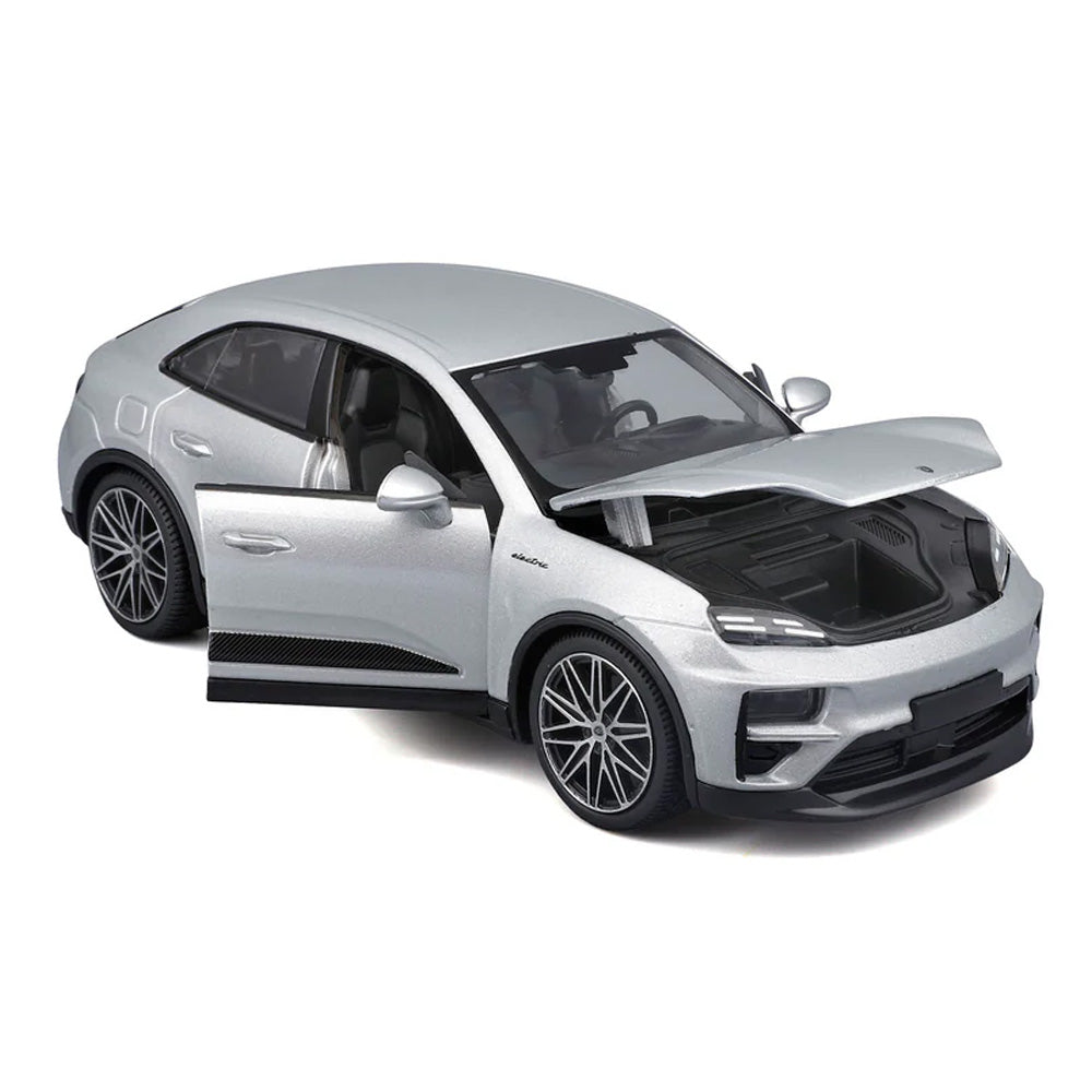 Bburago Porsche Macan Turbo 4 Silver 1:24 Diecast Car