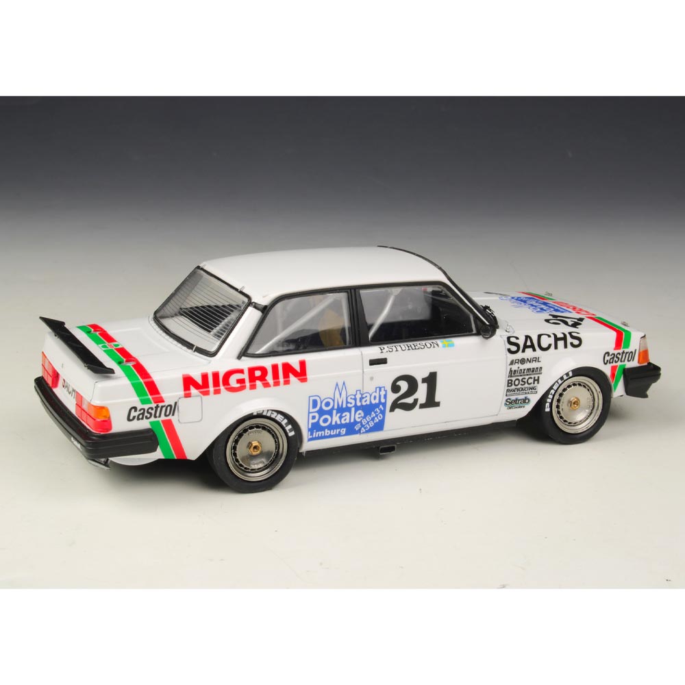 Beemax Volvo 240 Turbo DTM '85 Champion 1:24 Plastic Model Kit 24027