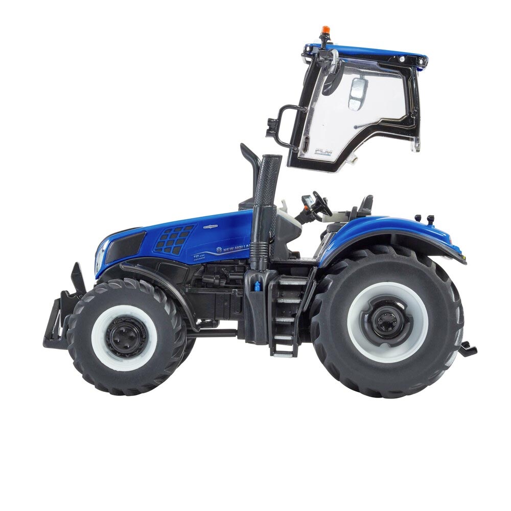 Britains 43339 New Holland T8 Genesis 1:32 Diecast Model Tractor