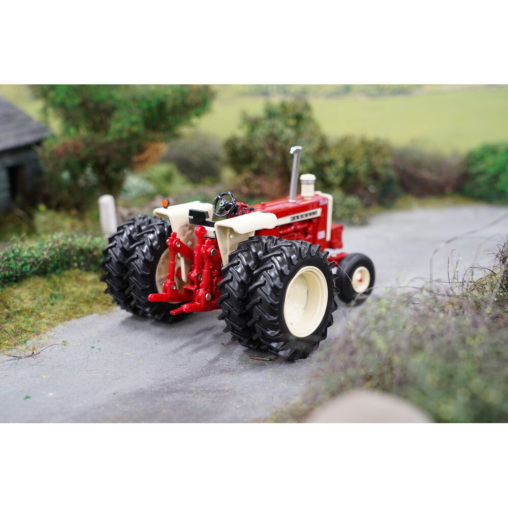 Britains 43412 Case IH Farmall 1206 1:32 Diecast Tractor