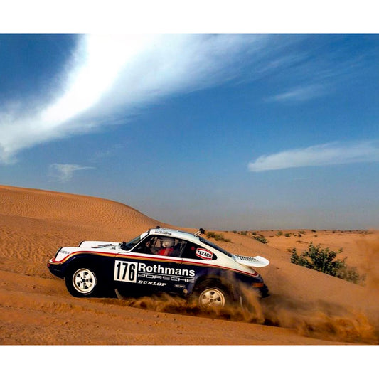 Beemax 24038 Porsche 911 Paris Dakar Winner 1984 1:24 Model Kit