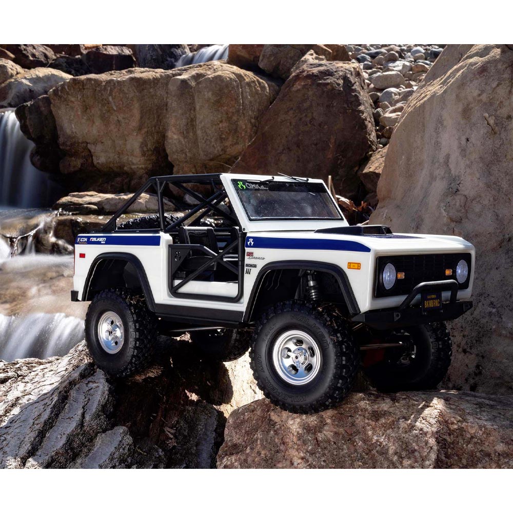 Axial SCX10III Early Ford Bronco 4WD RTR White 1:10 RC Car