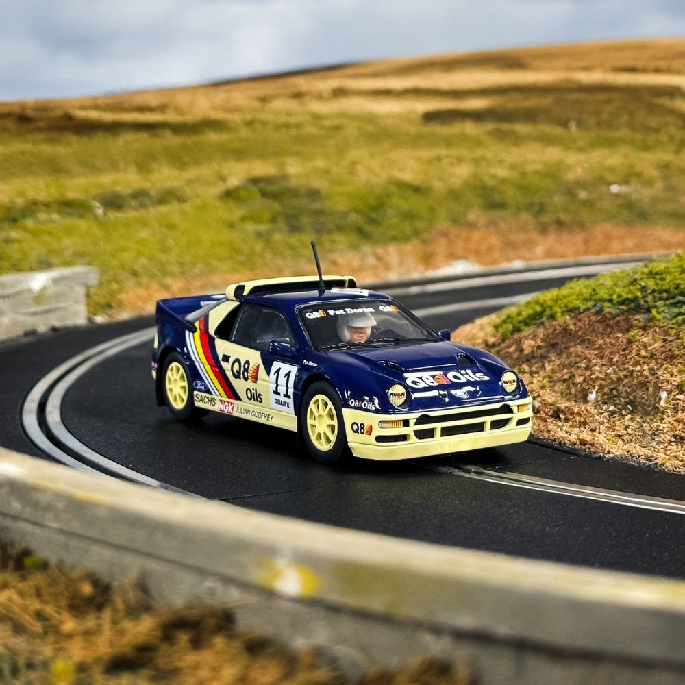 Scalextric C4667 Ford RS200 Pat Doran 1:32 Slot Car