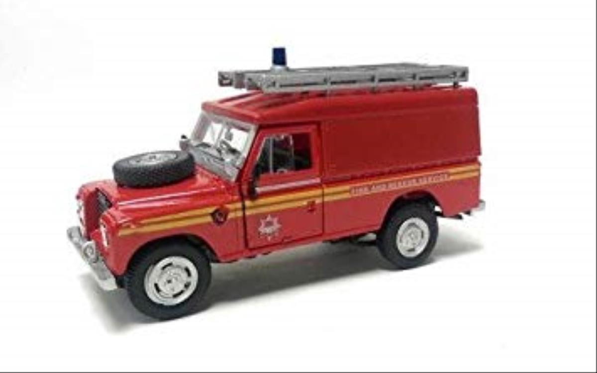 Cararama 039 Land Rover Series III Fire O Gauge