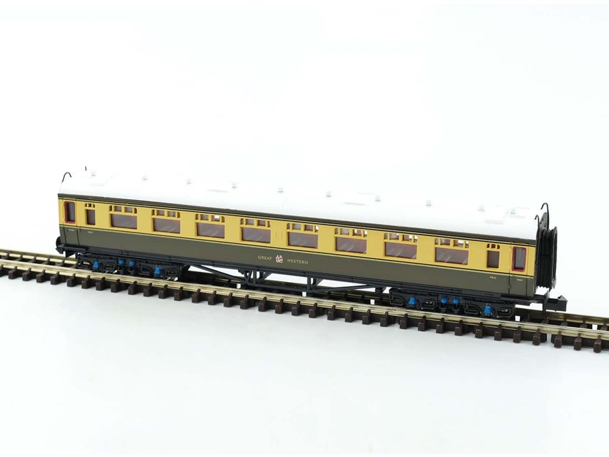 Dapol 2P-000-059 Collett Coach Composite GWR Chocolate/Cream 7011 N Gauge
