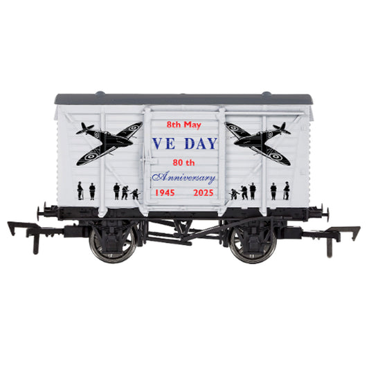 Dapol Airforce VE Day 80th Anniversary Ventilated Van OO Gauge DA4F-011-146
