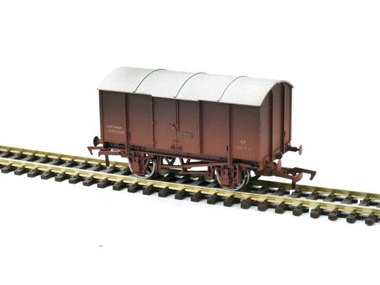Dapol Gunpowder Van BR Bauxite M701045 Weathered 4F-013-042 OO Gauge