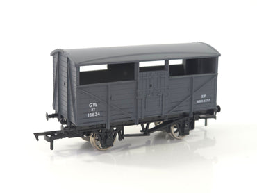 Dapol Cattle Wagon GWR 13824 DA4F-020-003 OO Gauge