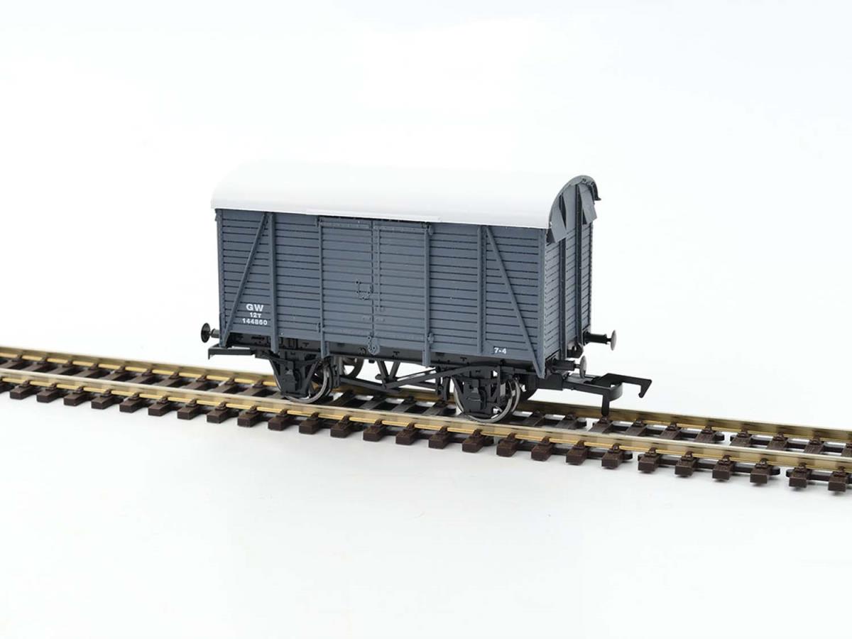 Dapol Box Van GWR 144860 4F-021-037 OO Gauge