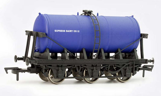 Dapol 6 Wheel Milk Tank Express Dairy OO Gauge DA4F-031-009