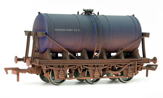 Dapol 6 Wheel Milk Tank Express Dairy Weathered OO Gauge DA4F-031-010