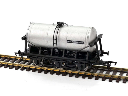Dapol 6 Wheel Milk Tank Unigate Creameries 70342 DA4F-031-045 OO Gauge