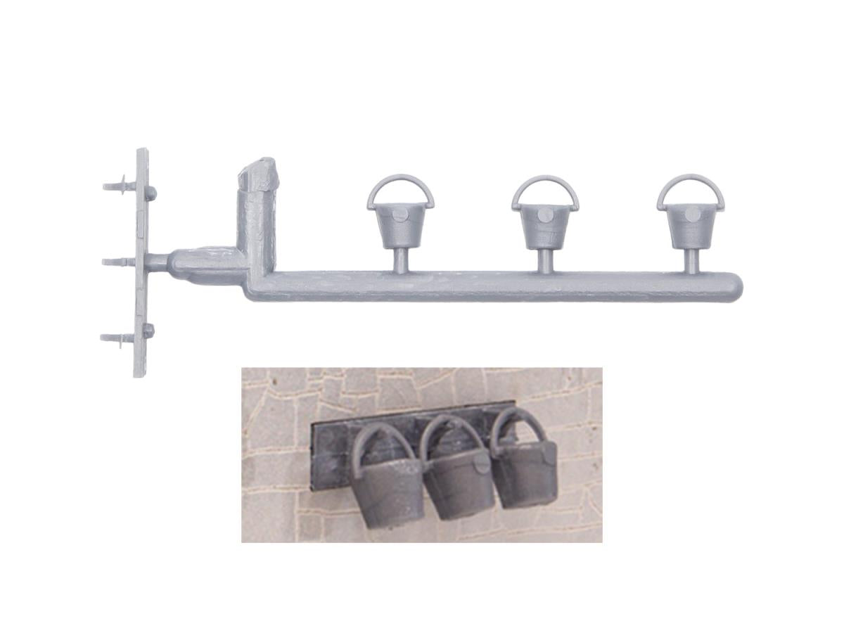 Dapol Kitmaster Fire Buckets (3) & Rack Set DA7C-004-003 O Gauge