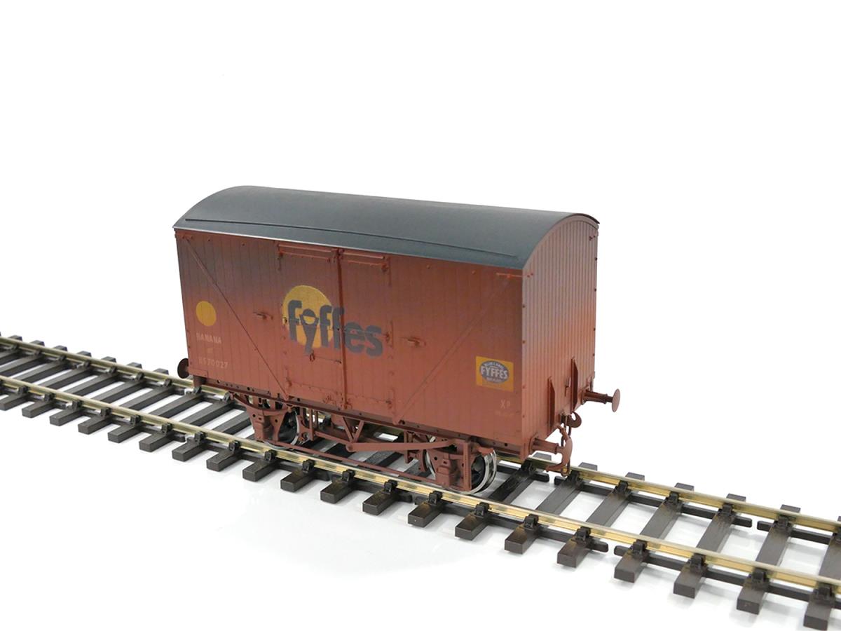 Dapol Banana Van Fyffes Bauxite Large Logo B570027 Weathered O Gauge 7F-016-009W