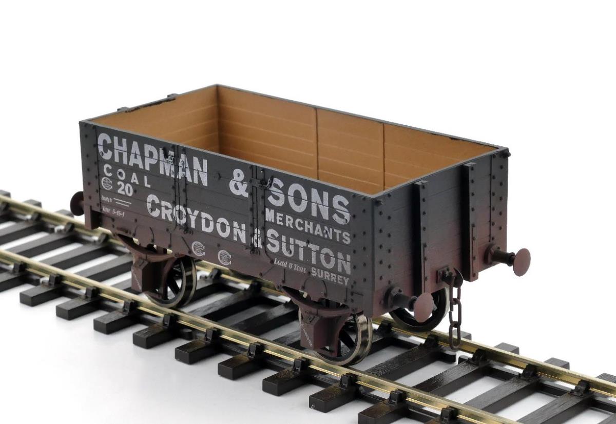 Dapol 5 Plank Wagon 9ft Wheelbase Chapman & Sons 20 Weathered DA7F-052-006W O Gauge