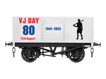 Dapol 7 Plank Wagon 9' Wheelbase VJ Day 80th Army Weathered 7F-073-021W O Gauge
