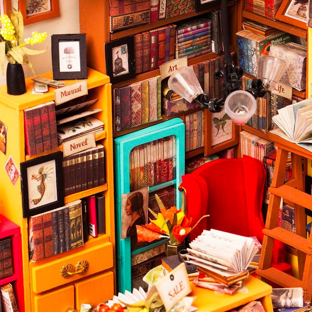 ROBOTIME Rolife Sam's Study 1:24 DIY Miniature Dollhouse DG102