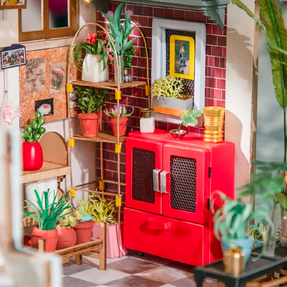 ROBOTIME Rolife Emily's Flower Shop 1:24 DIY Miniature Dollhouse DG145