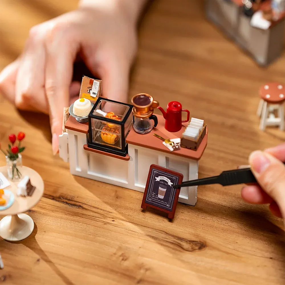 ROBOTIME Rolife Flavory Café Coffee Shop DIY Miniature Dollhouse DG162