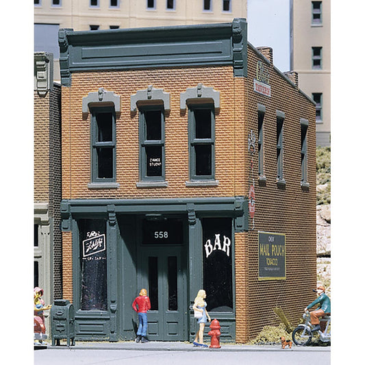 DPM 10100 Kelly's Saloon HO Gauge