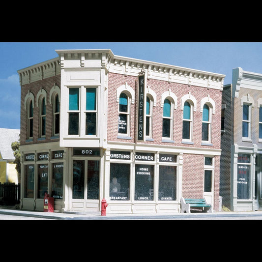 DPM 80200 Kirsten's Corner Cafe O Gauge