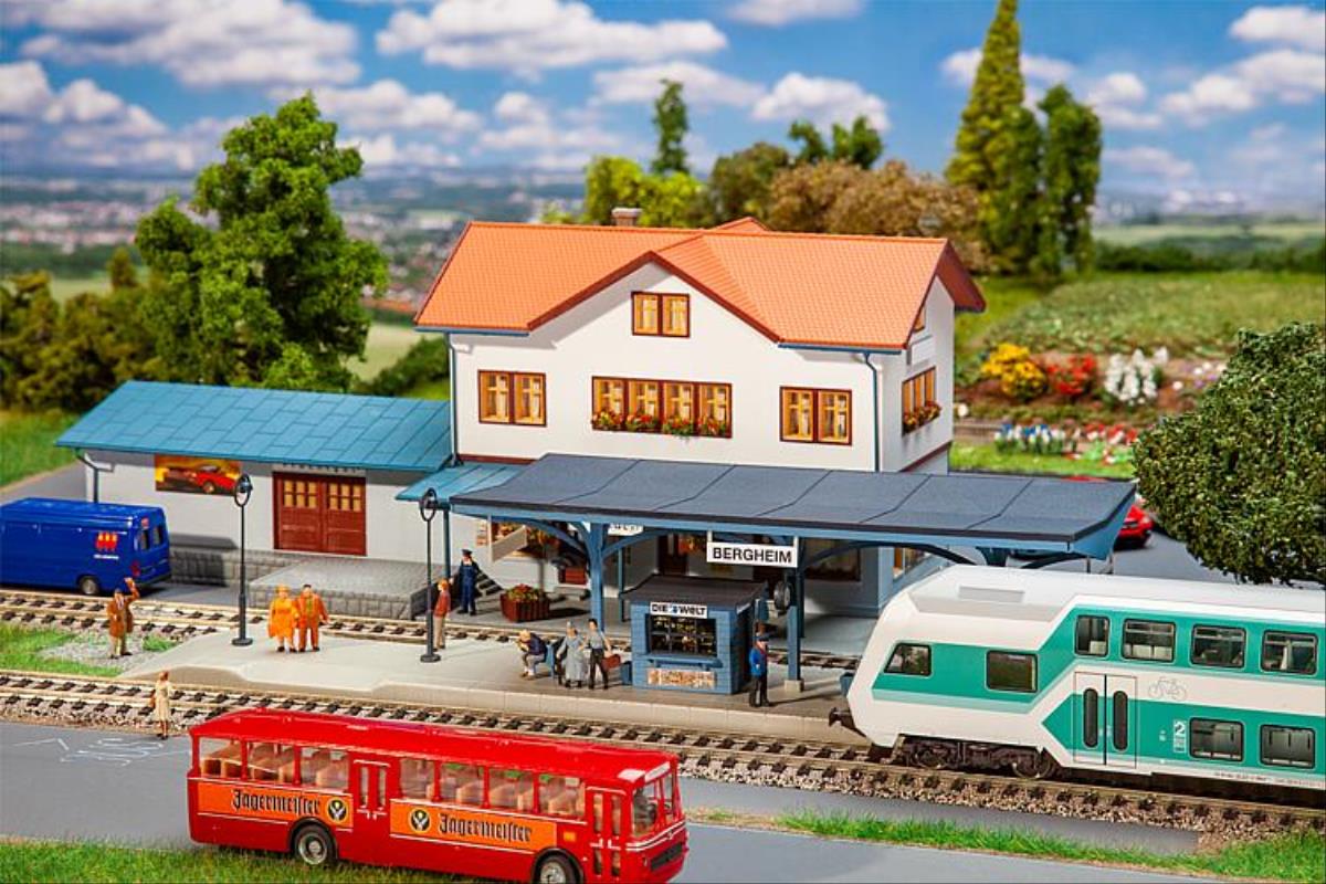 Faller Station Platform Building Kit HO Gauge 120106