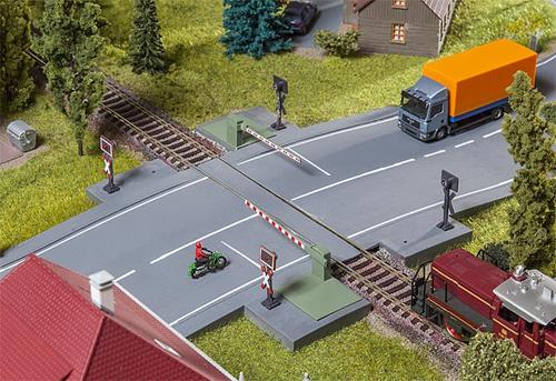 FALLER Modern Level Crossing Model Kit V HO Gauge 120244