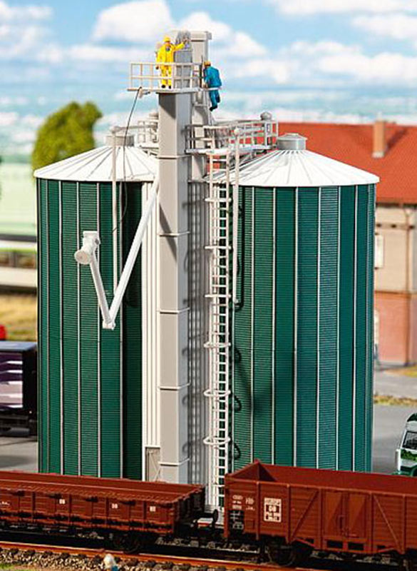 FALLER Dual Silo Model Kit IV HO Gauge 120260